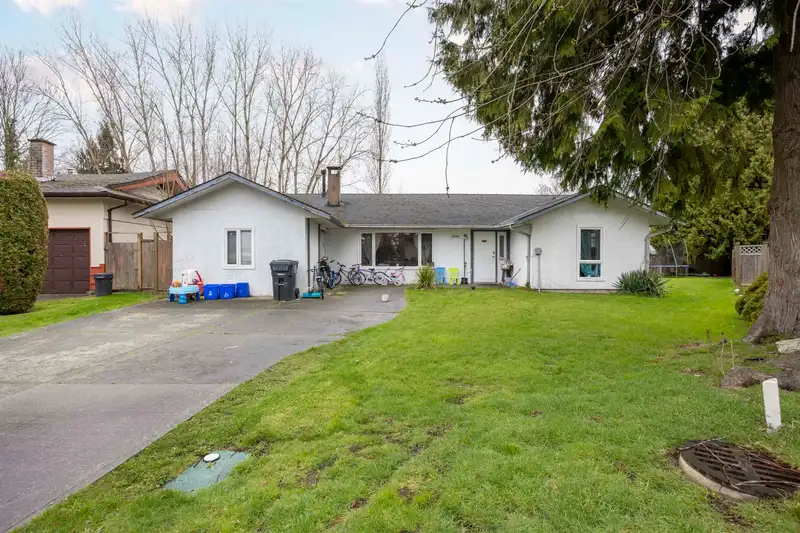 9291 RYAN CRESCENT - photo 1 of 23