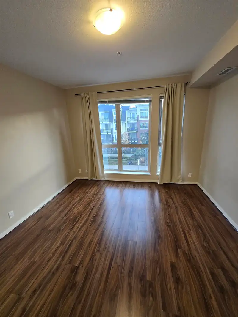 385 4133 STOLBERG STREET - photo 3 of 12