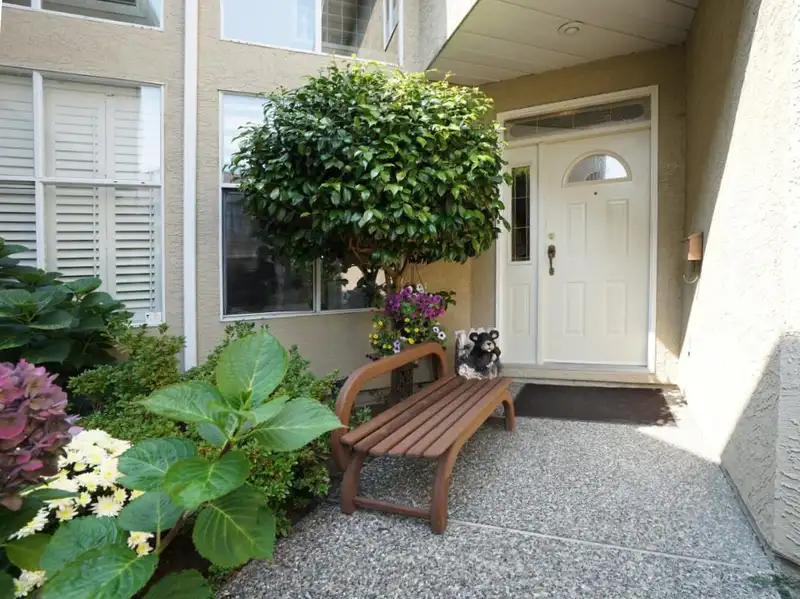 13 6211 W BOUNDARY DRIVE - photo 2 of 21