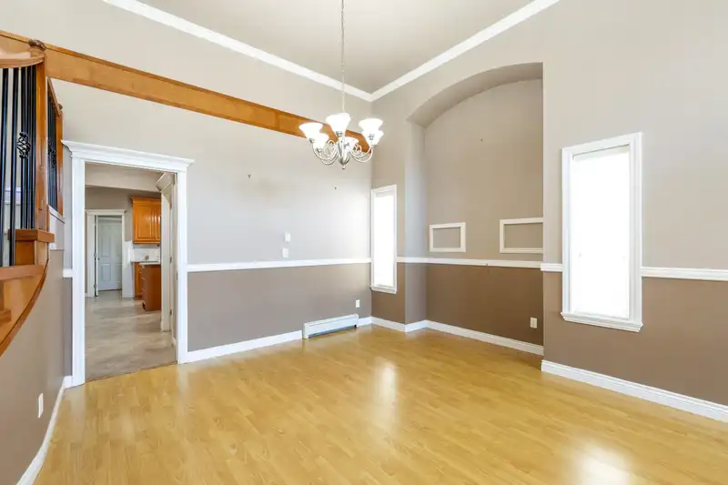 5639 148 STREET - photo 4 of 38