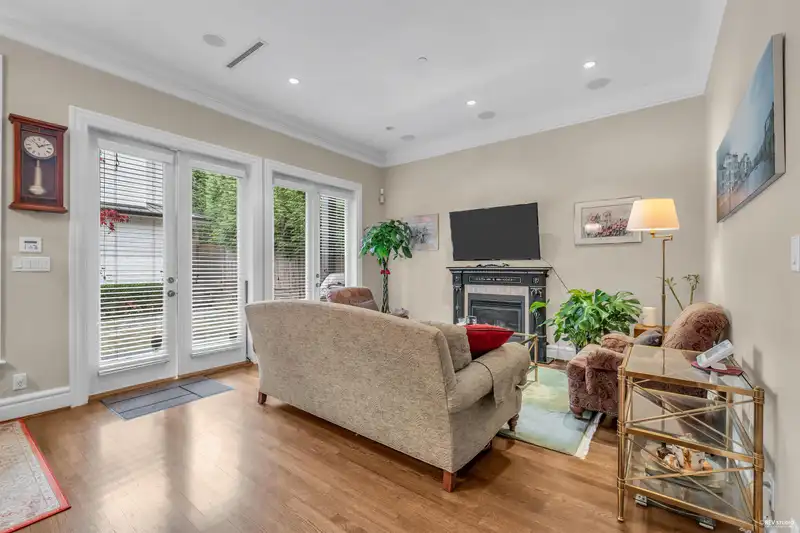 3522 W 27TH AVENUE - photo 2 of 40