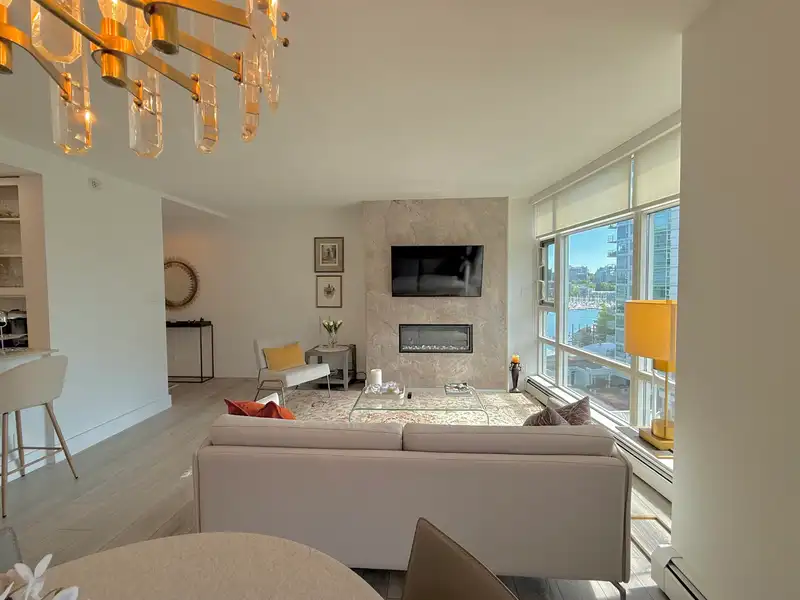 1008 198 AQUARIUS MEWS - photo 4 of 40