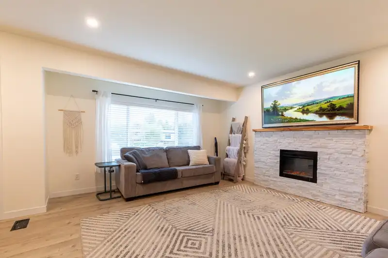 34324 MENDHAM STREET - photo 4 of 33