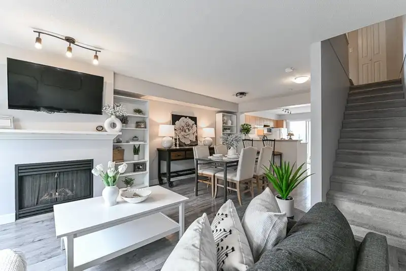 54 20560 66 AVENUE - photo 1 of 39