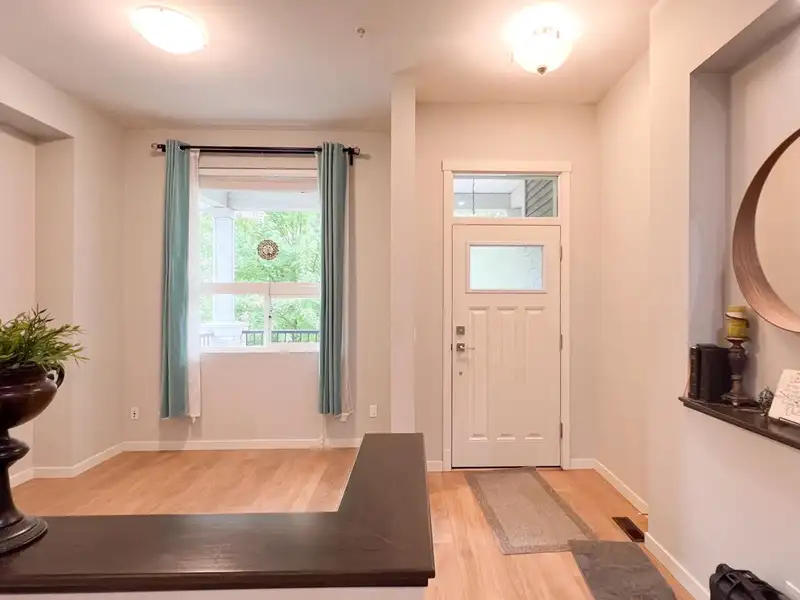 11222 243B STREET - photo 4 of 36
