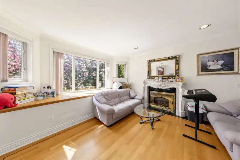 4993 VENABLES STREET - photo 4 of 27