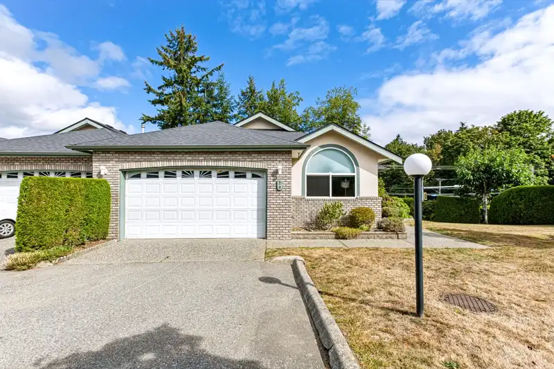 28 32777 CHILCOTIN DRIVE - photo 1 of 40