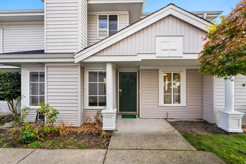 11 3088 AIREY DRIVE - photo 2 of 10
