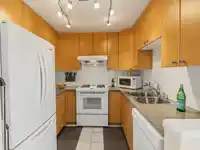 907 7080 ST. ALBANS ROAD - thumbnail 5