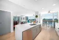 902 1199 MARINASIDE CRESCENT - thumbnail 7