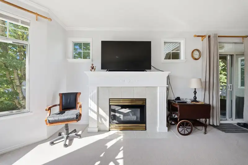203 20897 57 AVENUE - photo 4 of 17