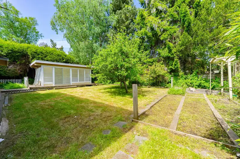 5313 10 AVENUE - photo 2 of 33