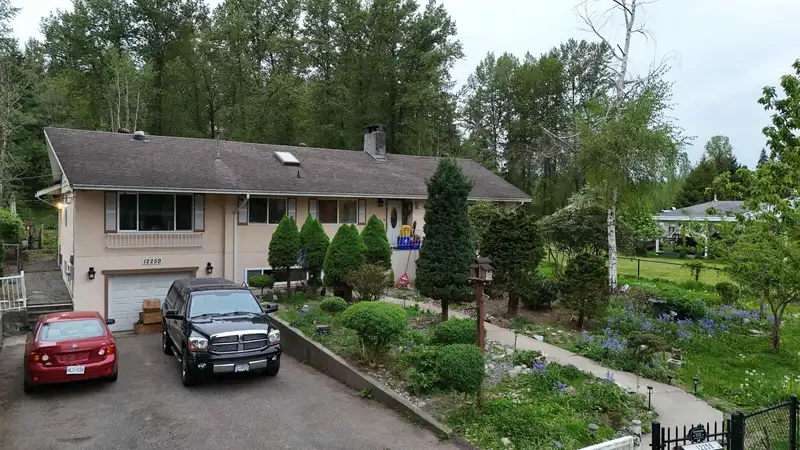 12259 252 STREET - photo 1 of 33