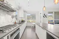 67 5551 ADMIRAL WAY - thumbnail 10