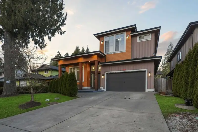 11741 64 AVENUE - photo 2 of 31