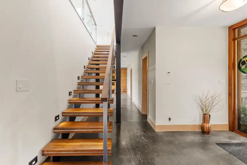 1 230 208TH STREET - photo 4 of 25