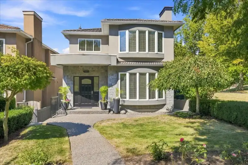 3493 OXFORD STREET - photo 1 of 40