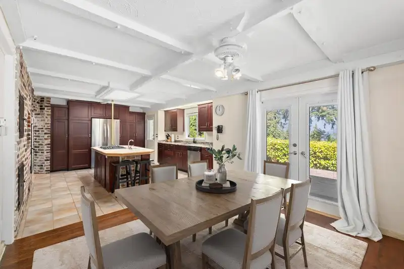 986 PORTER STREET - photo 4 of 28