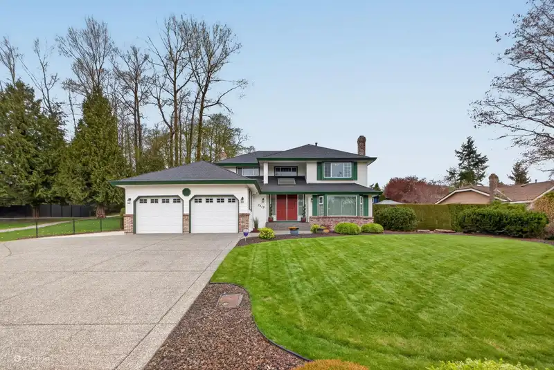 7419 150A STREET - photo 1 of 39