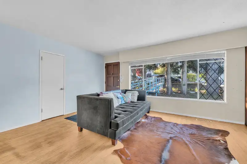 1144 ROCHESTER AVENUE - photo 3 of 29