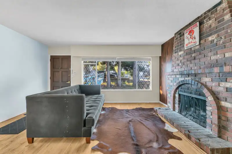 1144 ROCHESTER AVENUE - photo 4 of 29