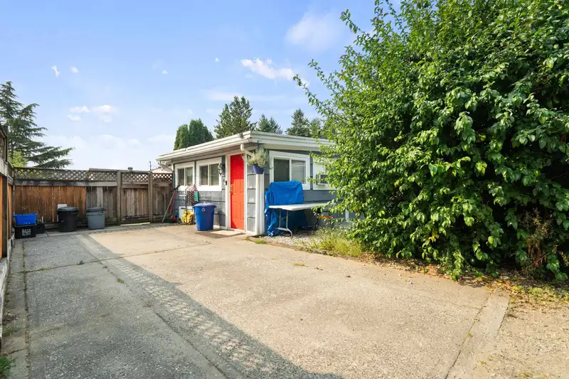 7790 GRAND STREET - photo 3 of 38