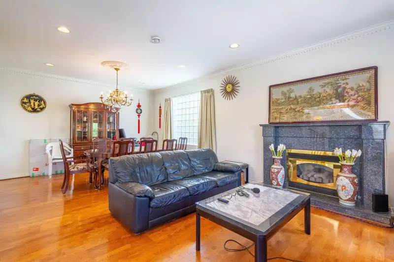 7286 BARNET ROAD - photo 3 of 39