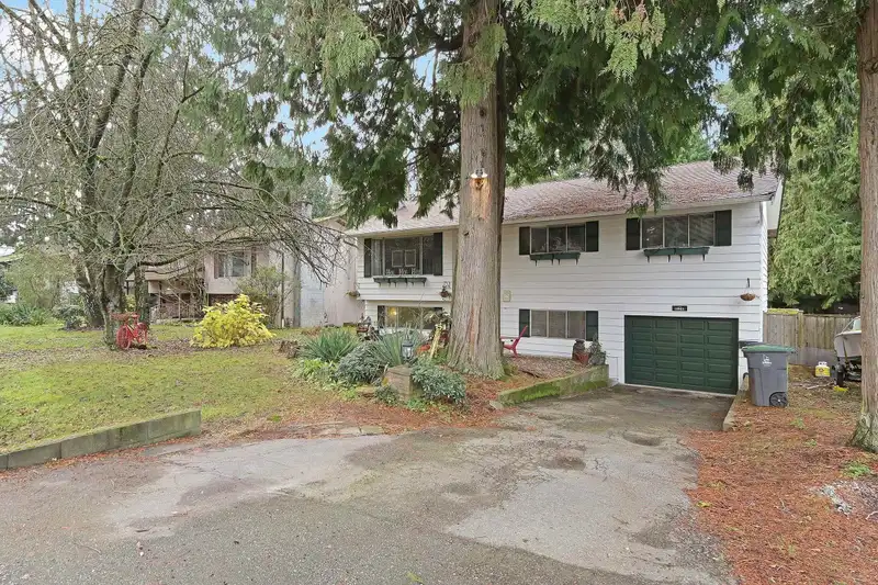 1941 127A STREET - photo 3 of 33
