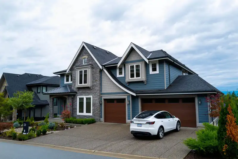 20 24455 61 AVENUE - photo 1 of 28