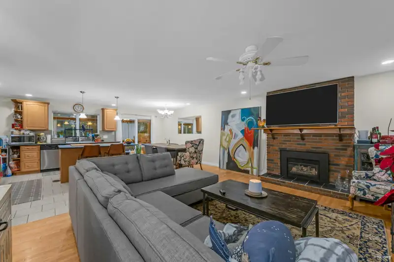 1579 136 STREET - photo 2 of 30