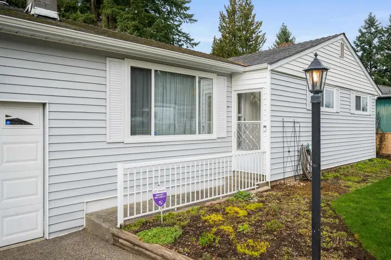 7901 110 STREET - photo 3 of 34