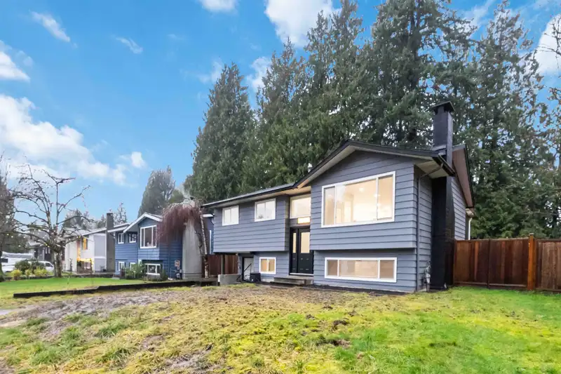 21101 119 AVENUE - photo 2 of 40