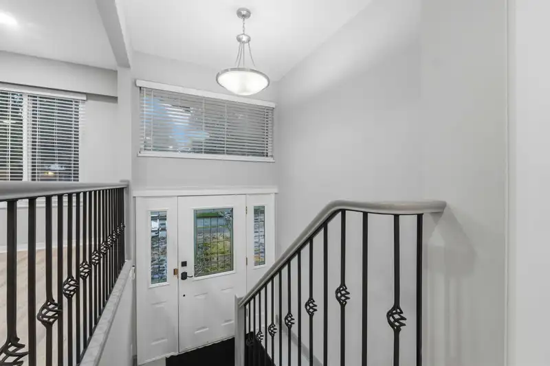 21101 119 AVENUE - photo 3 of 40