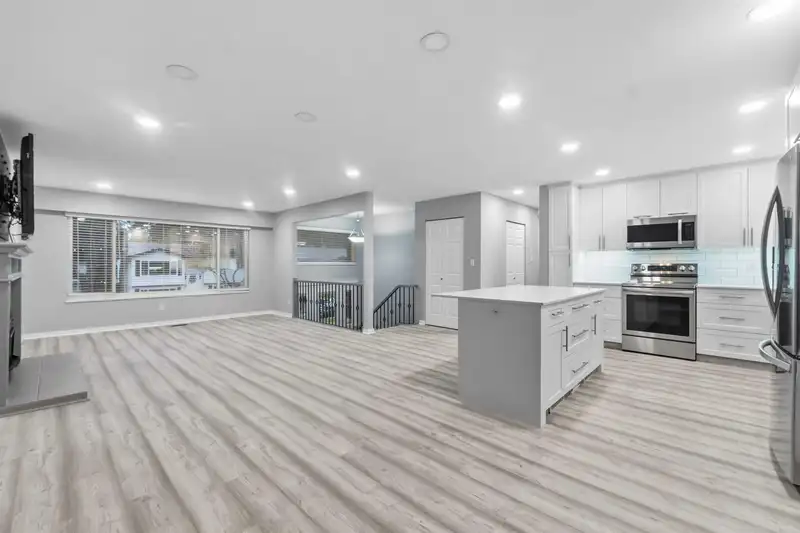 21101 119 AVENUE - photo 4 of 40