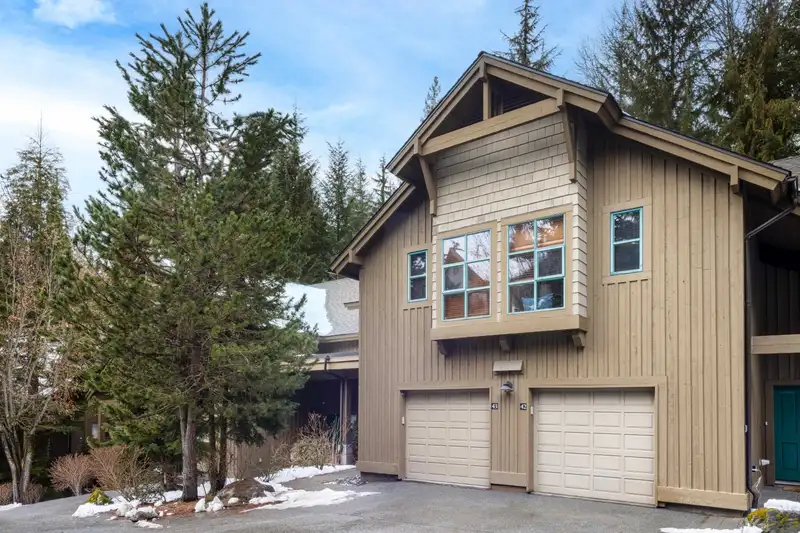 43D 4652 BLACKCOMB WAY - photo 1 of 36