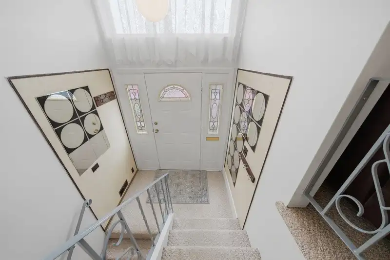 3963 SEFTON STREET - photo 2 of 35