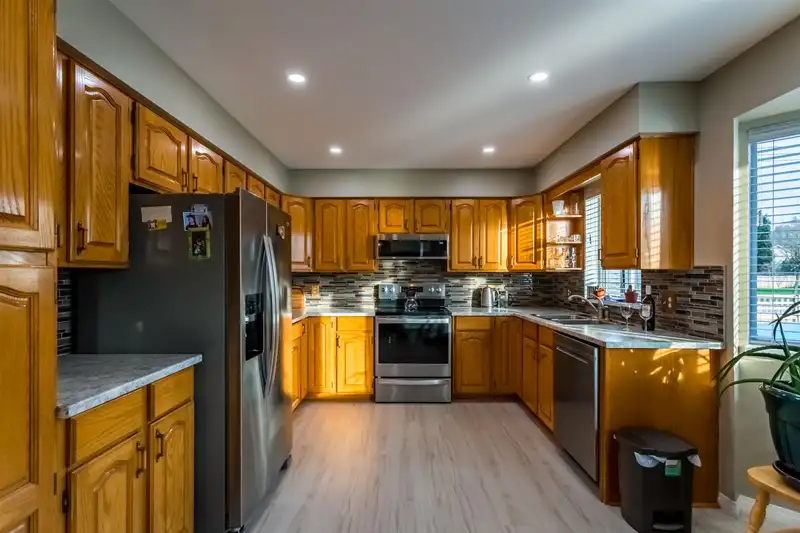 12717 114 AVENUE - photo 4 of 30