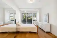 204 788 ARTHUR ERICKSON PLACE - thumbnail 10