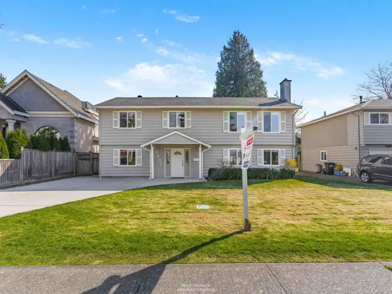 6431 NANIKA CRESCENT - photo 1 of 40