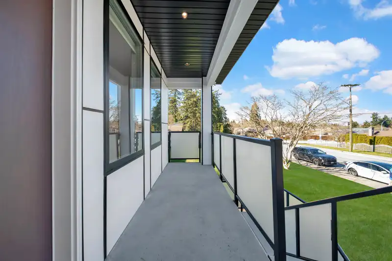20884 48 AVENUE - photo 3 of 40