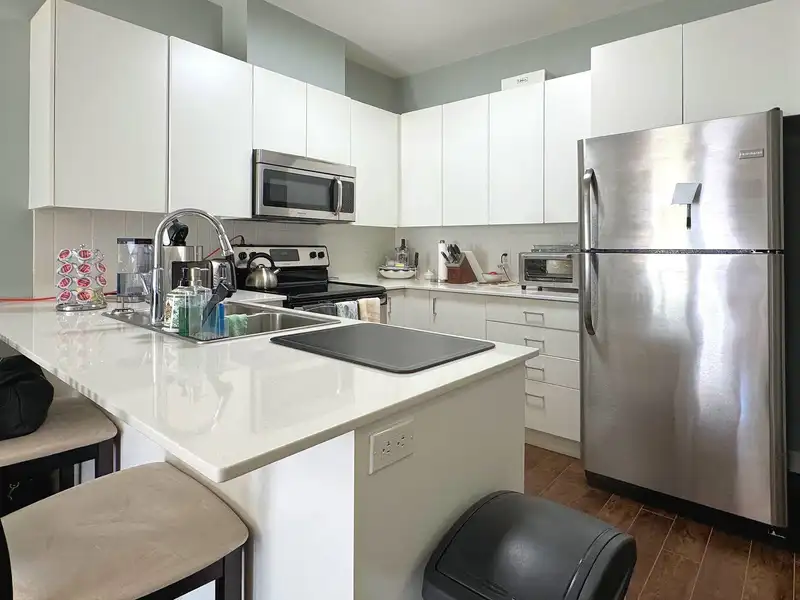414 20460 DOUGLAS CRESCENT - photo 1 of 13