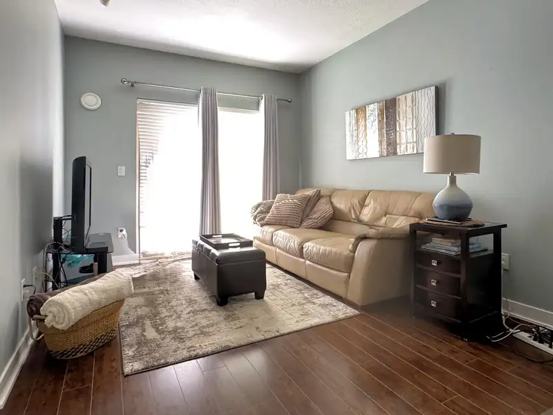 414 20460 DOUGLAS CRESCENT - photo 4 of 13