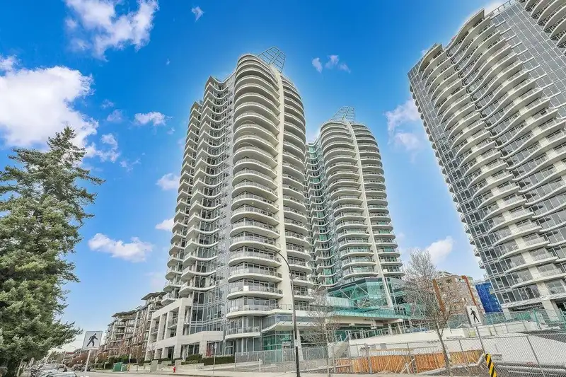 804 1500 MARTIN STREET - photo 1 of 32