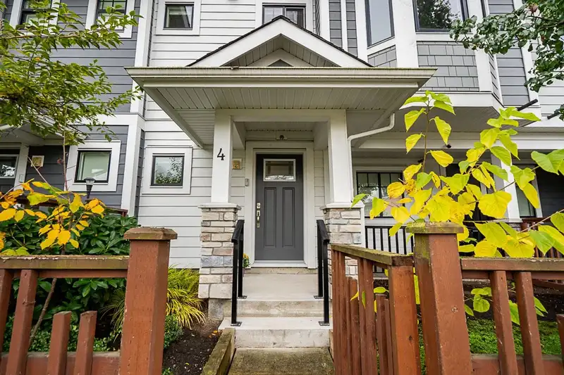4 189 WOOD STREET - photo 2 of 36