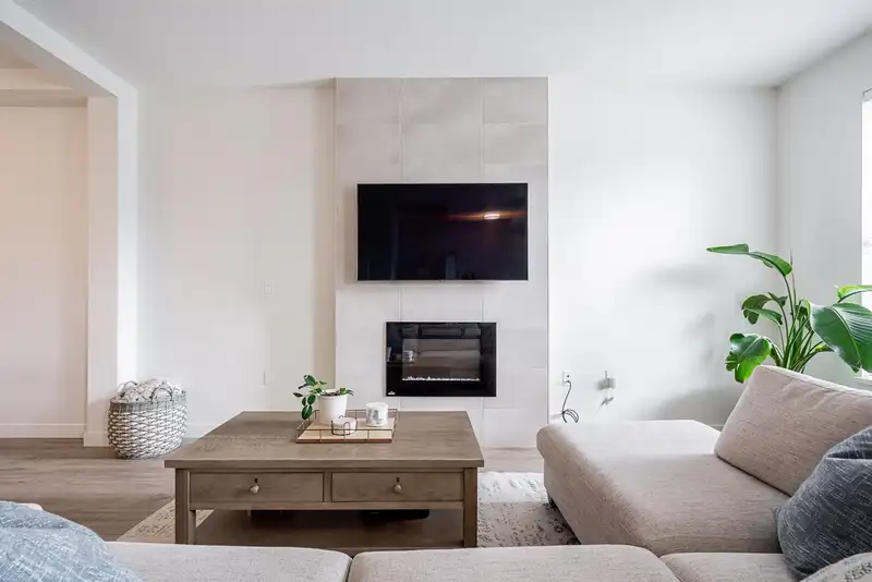 20135 83 AVENUE - photo 2 of 29