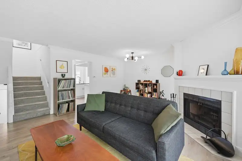 50 1195 FALCON DRIVE - photo 4 of 30
