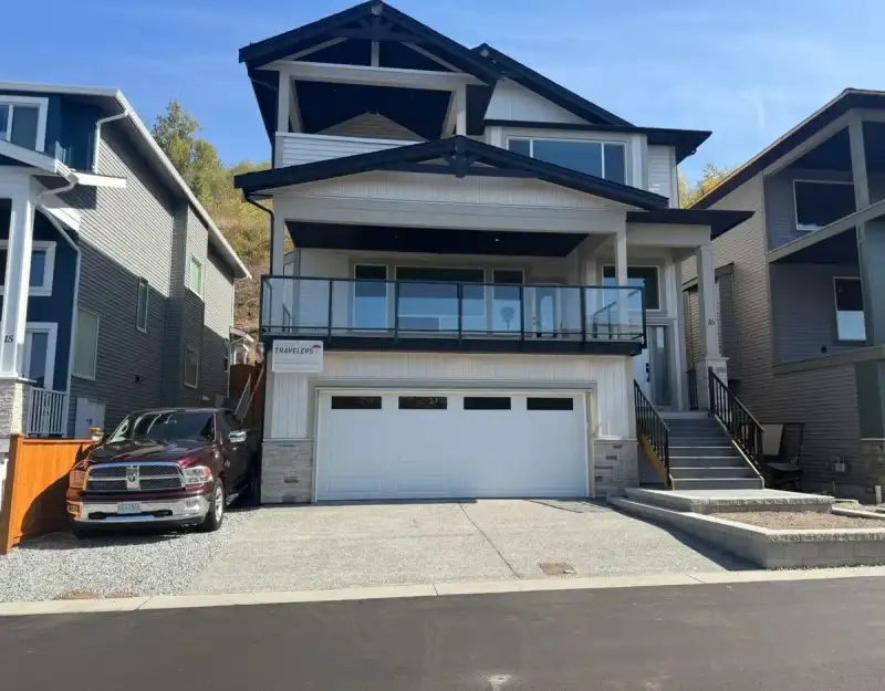 16 24850 106 AVENUE - photo 1 of 37