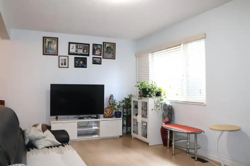 39 3421 E 49TH AVENUE - photo 3 of 21