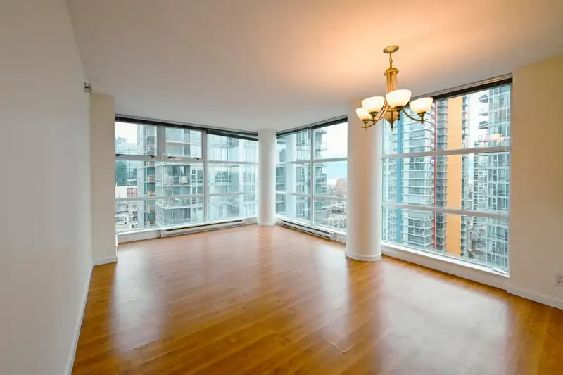 2206 111 W GEORGIA STREET - photo 2 of 15