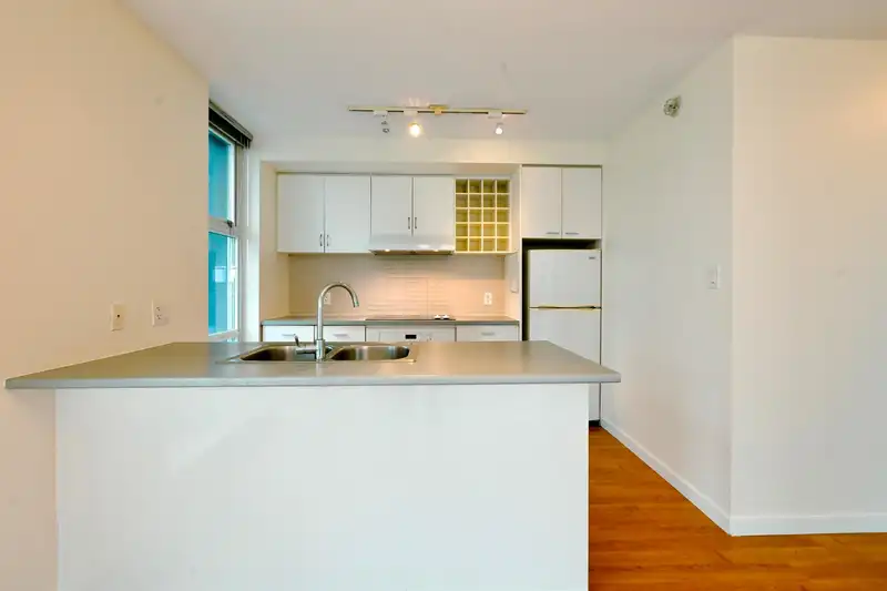 2206 111 W GEORGIA STREET - photo 3 of 15